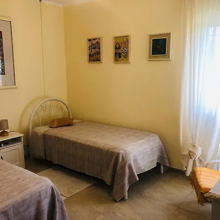 Проживание в семье Casa Roberta A *